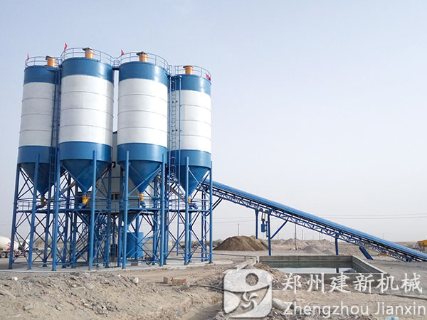 新疆180混凝土wanbo万搏电子（中国）官方网站站工作现场